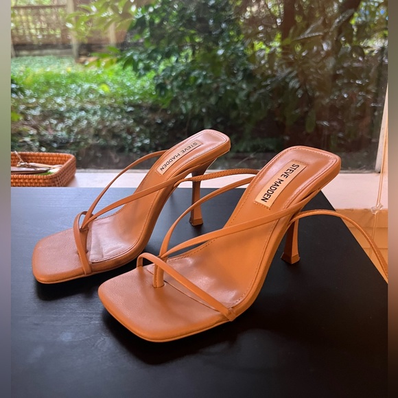 COPY - Steve Madden Annie Nude Heels Size 5 - Picture 3 of 3